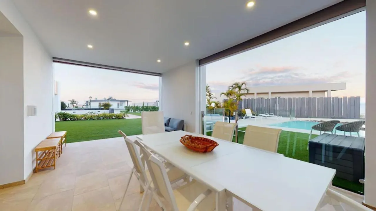 Karat Villa Playa Paraiso Spain