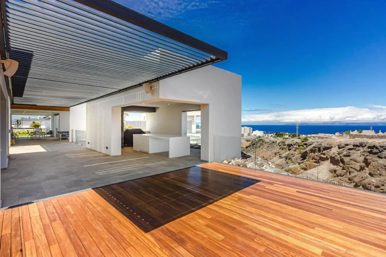 Karat Villa Playa Paraiso Spain